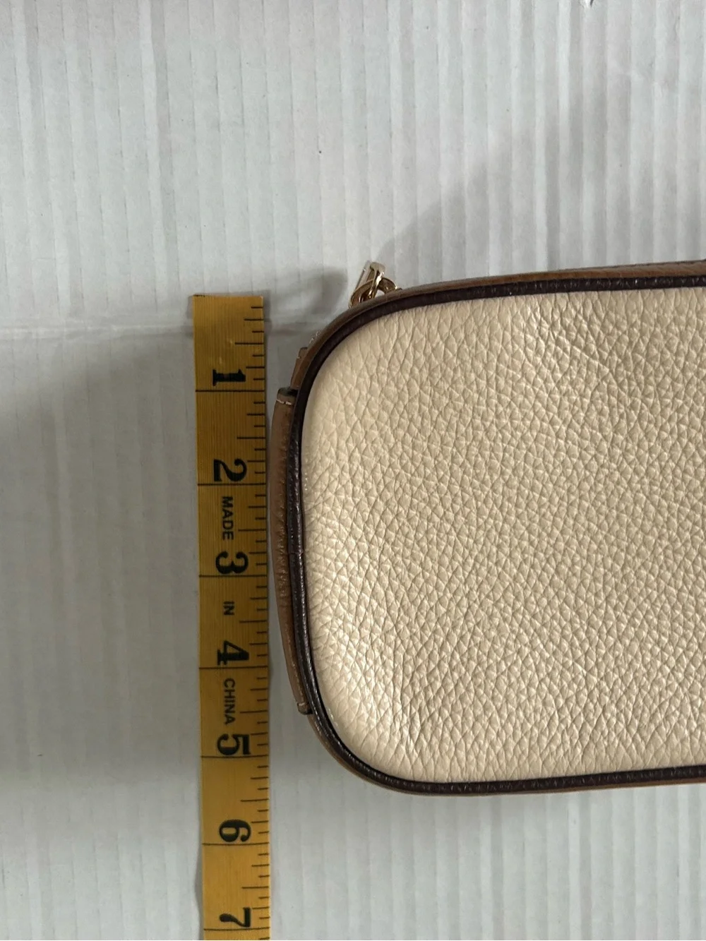 Coach Eva Phone Case in Cream Pebbled Leather with Brown Trim - Picture 7 of 9